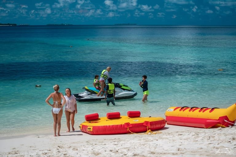 Watersports on the lagoon near Ukulhas island.